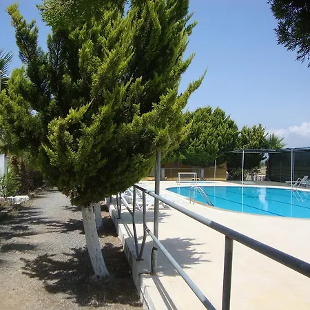 Koru Beach Club 4*